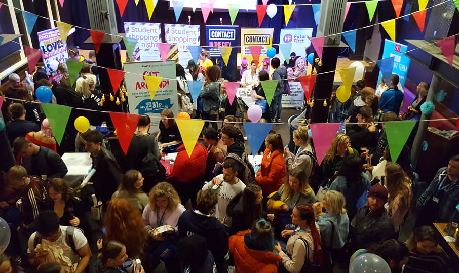 https://www.ucenmanchester.ac.uk/media/filer_public/5e/a7/5ea7b5c1-9a5b-437a-a245-b4e423186820/ucen-manchester-freshers-fair-2019.jpg