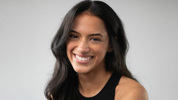 Amy Tara headshot.